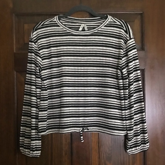 !SALE! MUDD Tie Front Striped Top - Picture 1 of 8